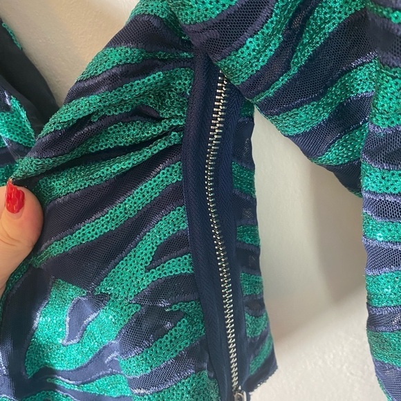 FOR LOVE & LEMONS
VIXEN ASYMMETRICAL TOP - Picture 9 of 10